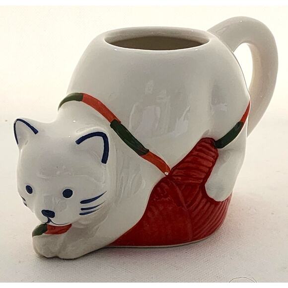 MUG-WONDERSHOP AT TARGET-White Cat-Playful-Ball of Red Yarn-Holds 12 oz/1.5 Cups - Picture 9 of 11